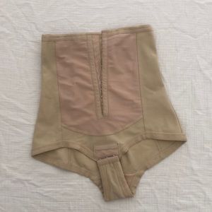 Bellefit Corset with hooks size Small